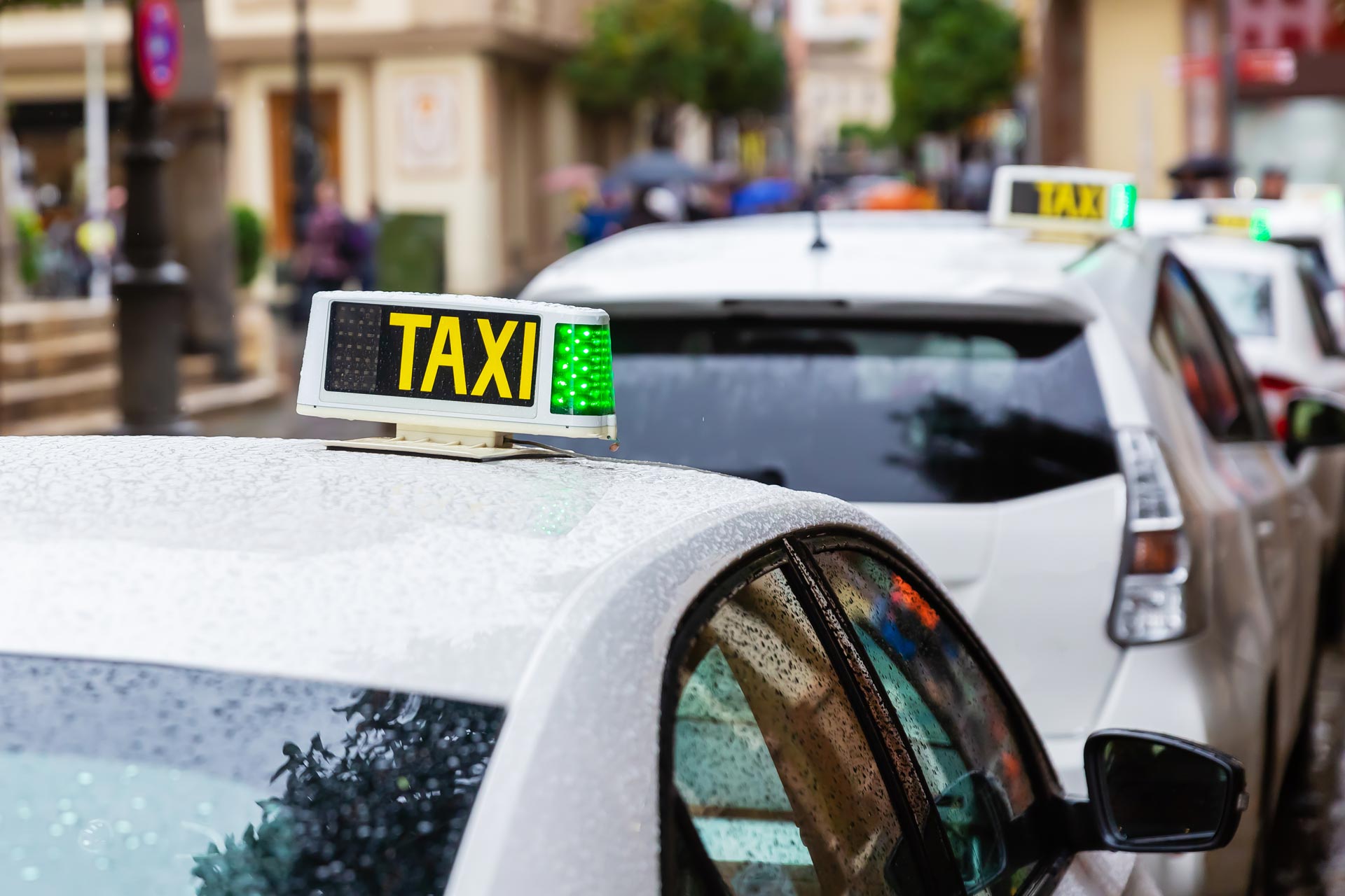 Taxi Alberto - Taxi de 7 plazas en O Milladoiro